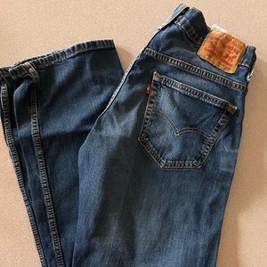 Mens Levi Jeans 32X36, excellent condition, hardly worn!